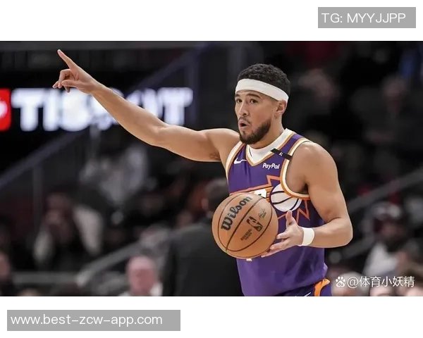 带伤作战的布克在球队中的无私奉献让人难以用言语形容其巨大贡献