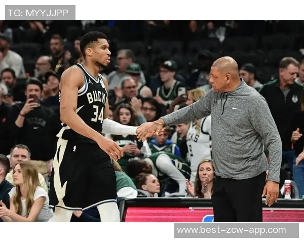 张佳玮分析雄鹿队实力字母哥连续八年称霸东部第一人 张佳玮分析雄鹿队实力字母哥连续八年称霸东部第一人